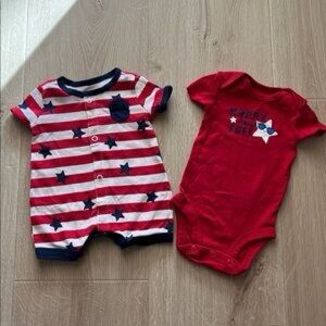 🔴⚪️🔵Carter's Red and White Striped Bodysuit Set 🎆